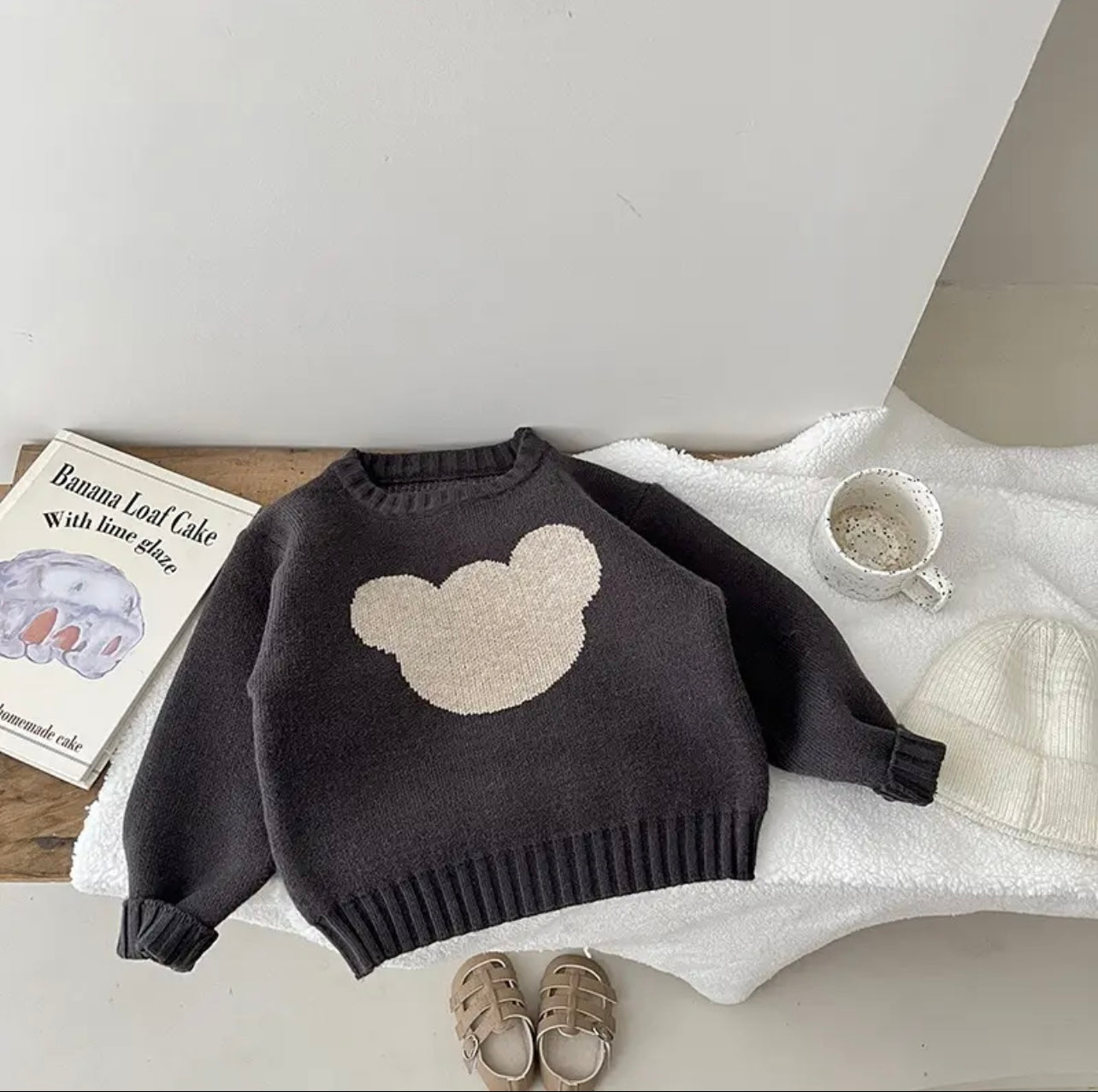 Bear motif cotton sweater