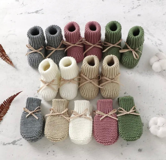 Knitted Baby Booties and Mitten Set